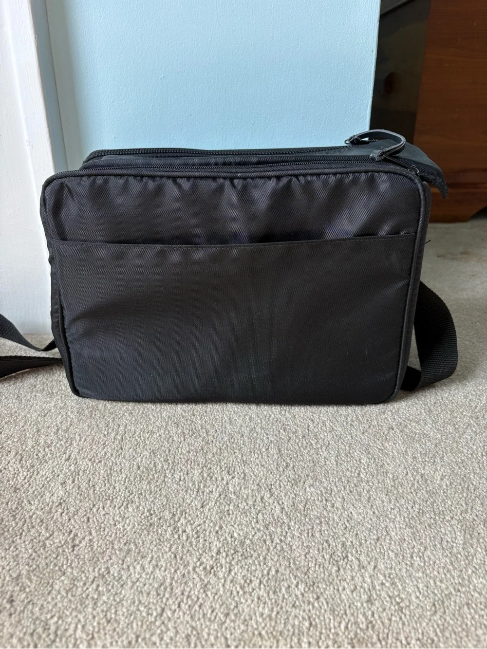 Vintage Polaroid Large Black Camera Bag Padded Crossbody Case Complete